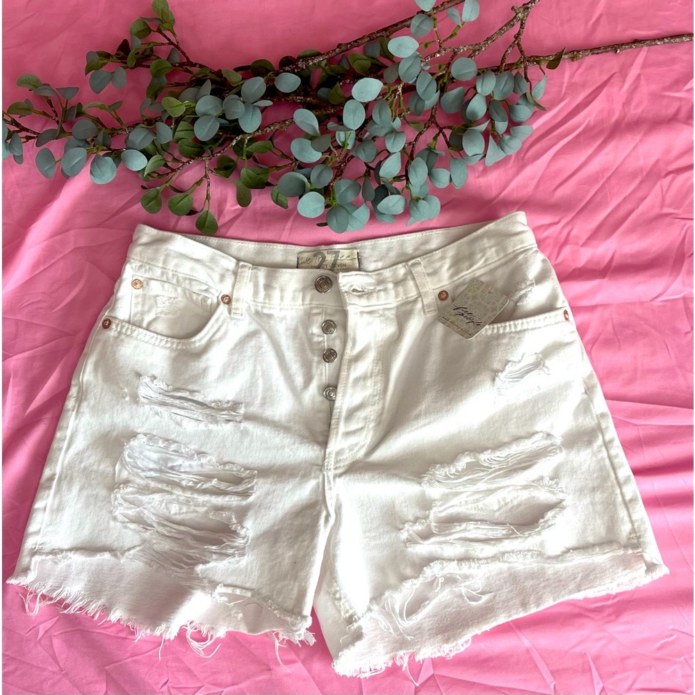 Free People White Distressed Jean  Denim High Rise Short NWT size 27 MSRP $68